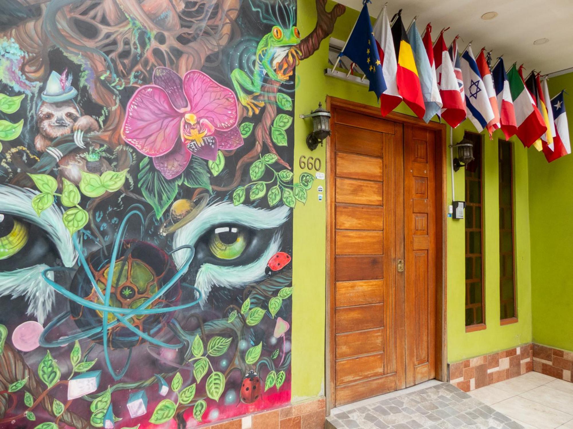 Moicca Youth Hostel อีกีโตส ภายนอก รูปภาพ